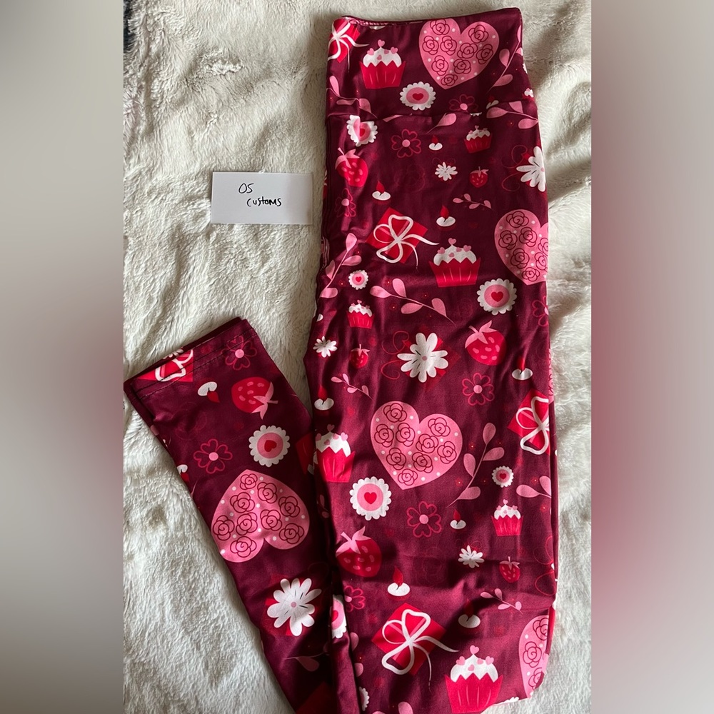New Beautiful hearts leggings-I bundle shipping check out my store!